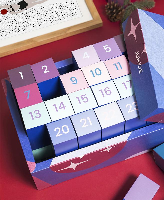 juniqe-calendrier-de-l-avent-affiche-poster