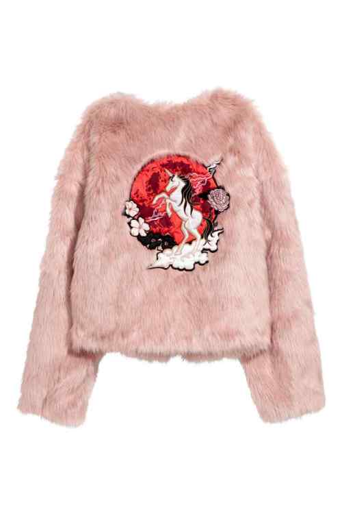 Nicky Minaj manteau fausse fourrure H&amp;M