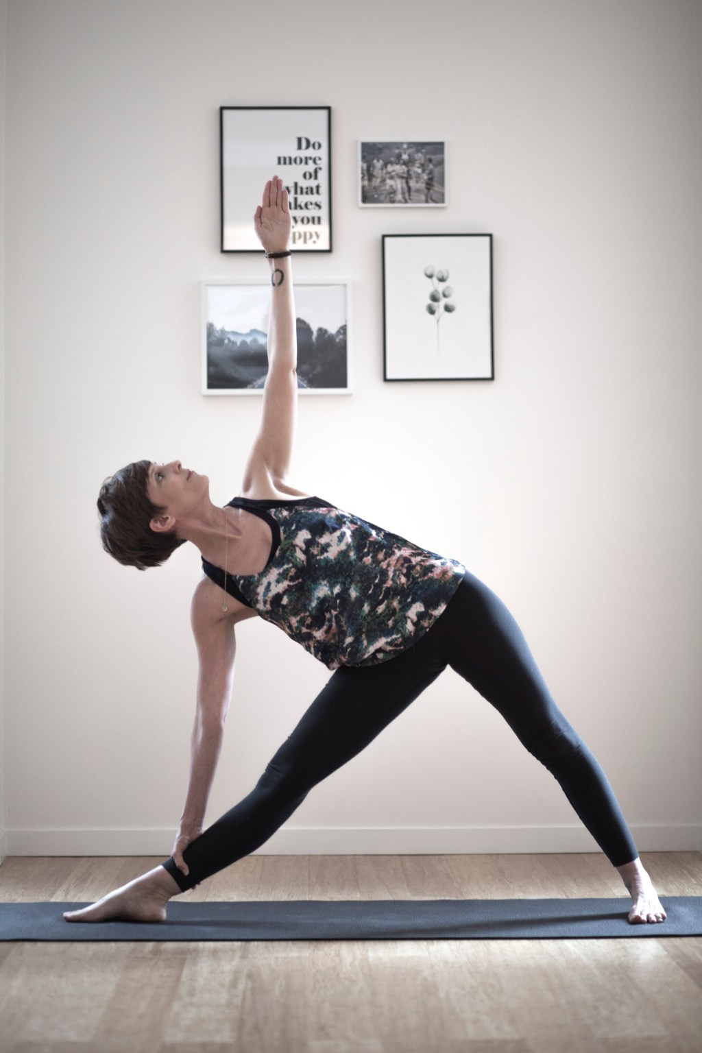 Leçon de yoga avec Fanny Douarche, du centre&nbsp;Qee