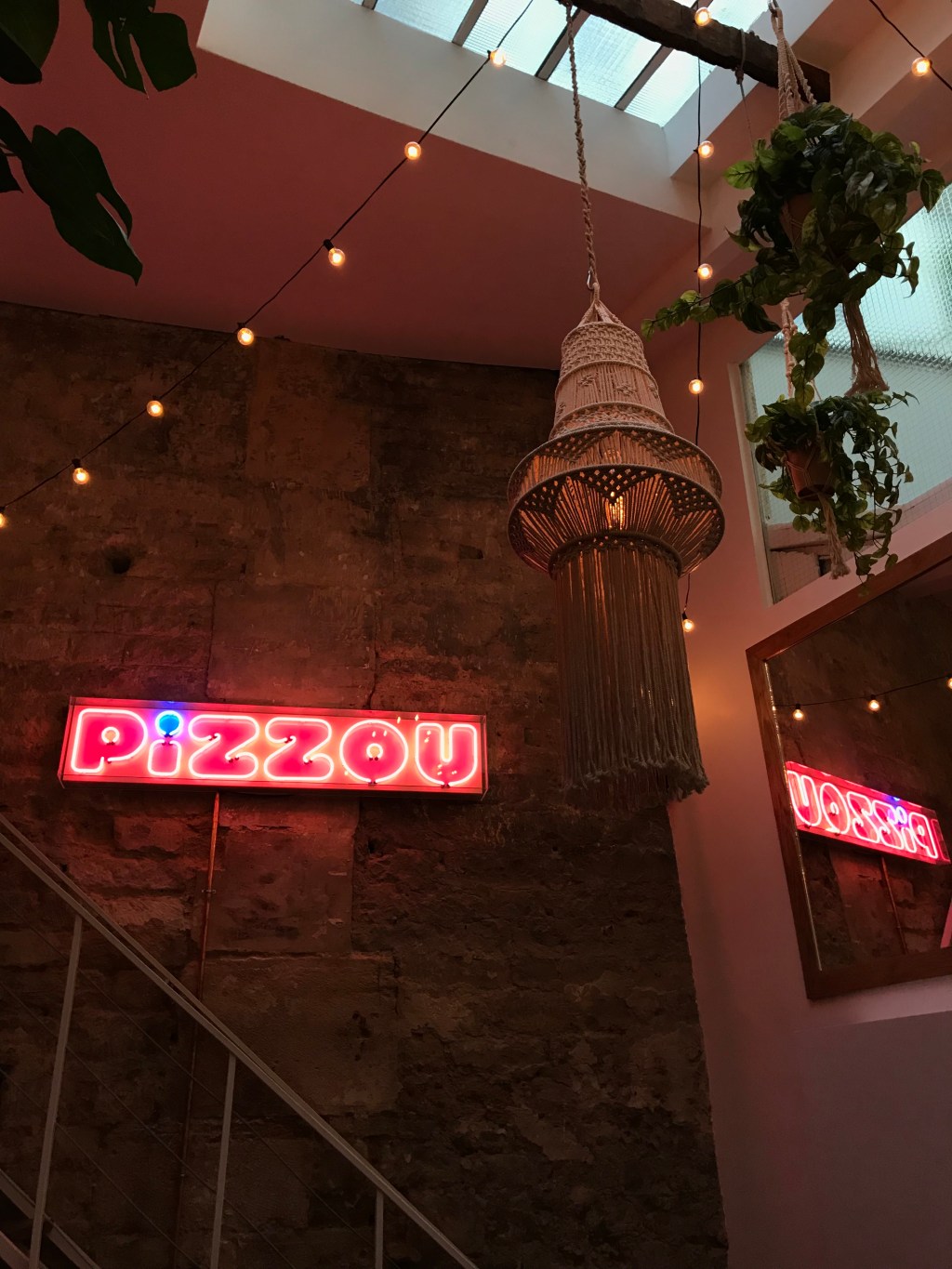 Tout nouveau, tout chaud : Pizzou, la pizzeria 100% française installée à&nbsp;Pigalle