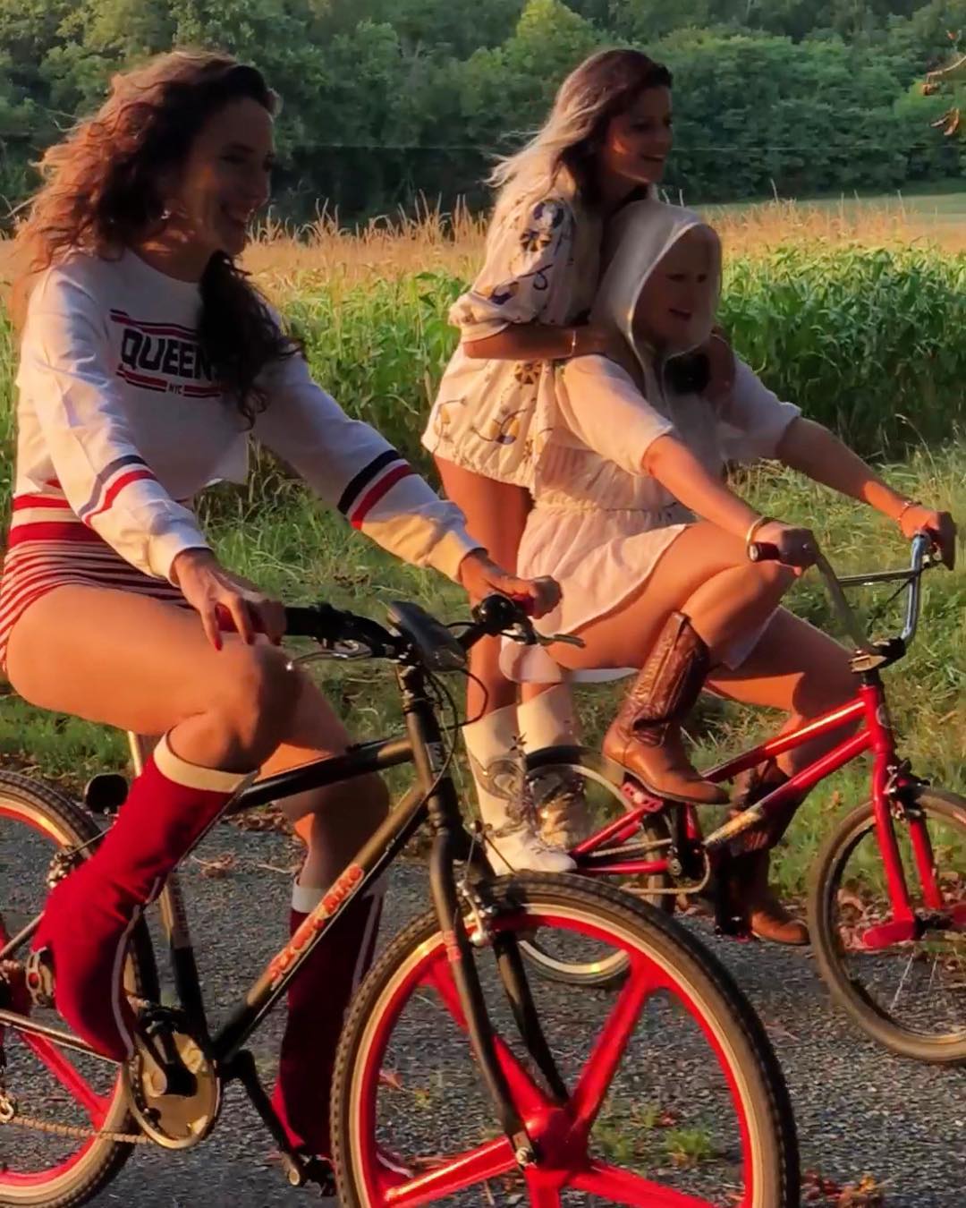 Slap musique micky green trois filles1.jpg