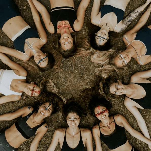 Les amazones parisiennes yoga prof sororité1