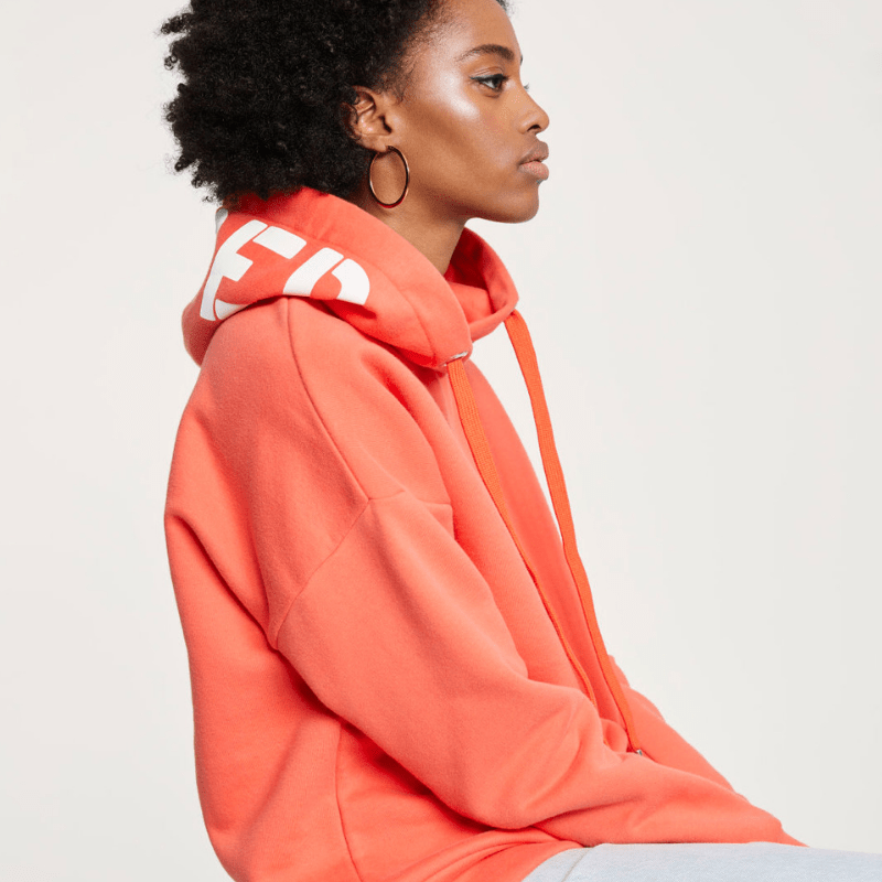 pantone-2019-living-coral-closed-sweatshirt