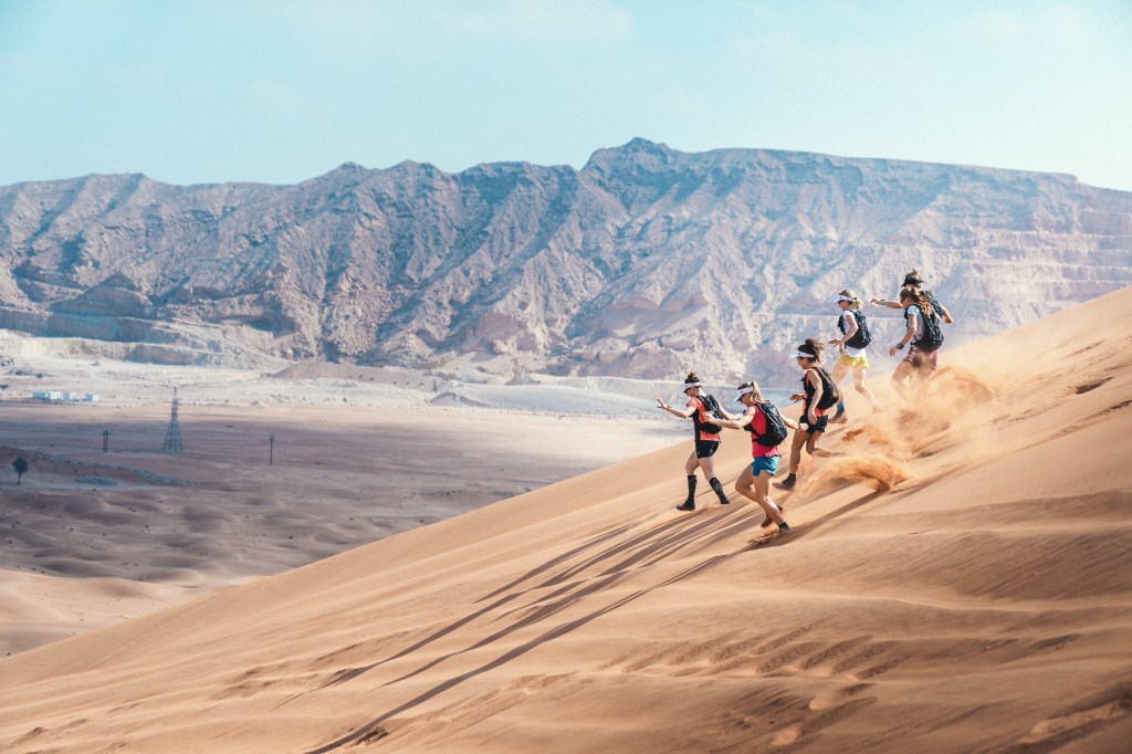 Rencontre avec Floriane, qui a traversé le désert de Dubaï à Oman en courant au sein d&rsquo;une équipe 100%&nbsp;féminine