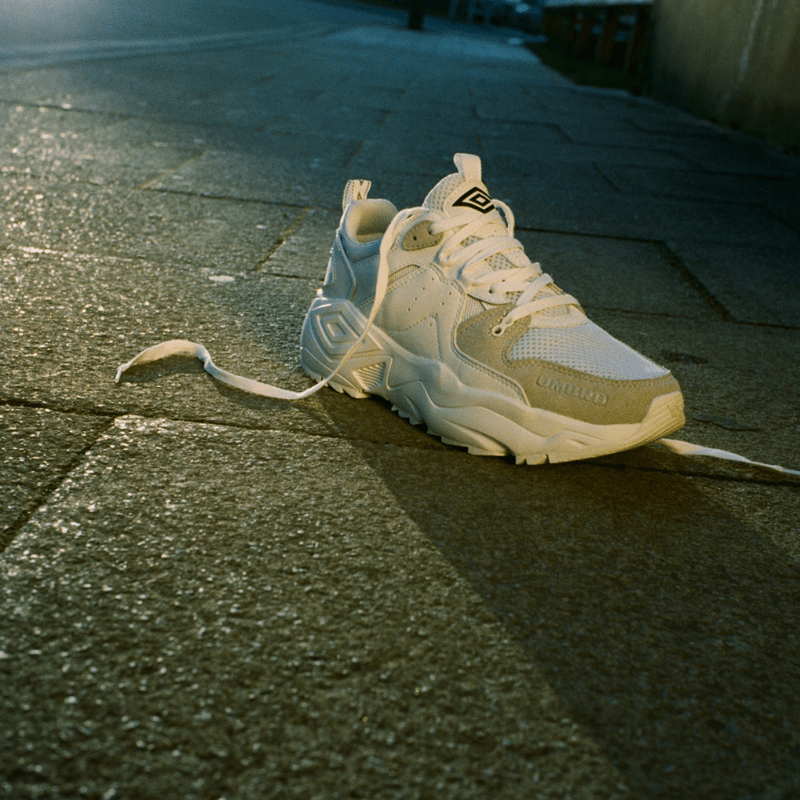 umbro-sneakers-Run-M-White-Foot.png