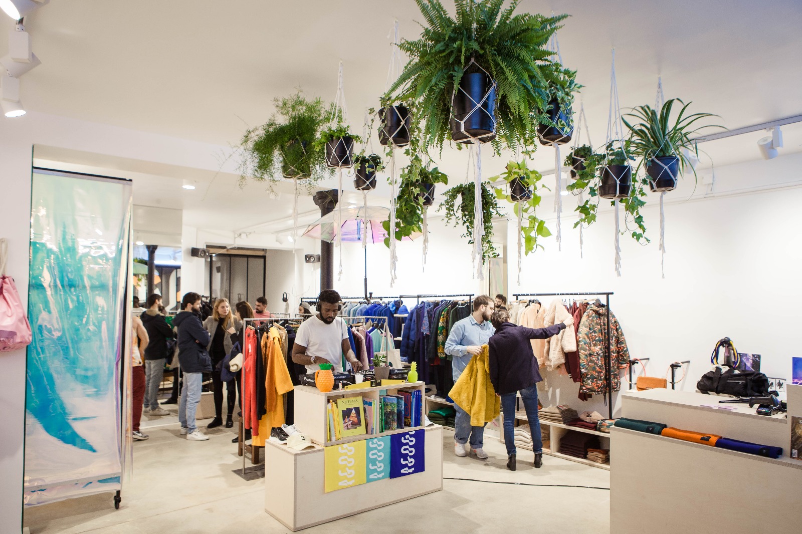 09_AGOGOGANG_Boutique