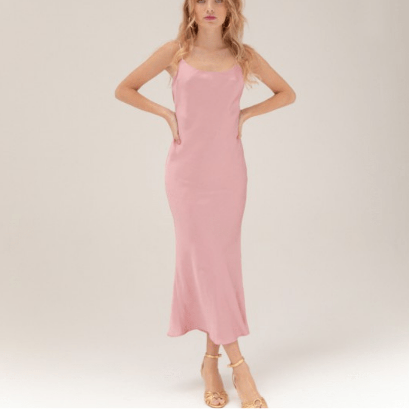 tenue-robe-invitée-mariage-musier-paris-satin-rose