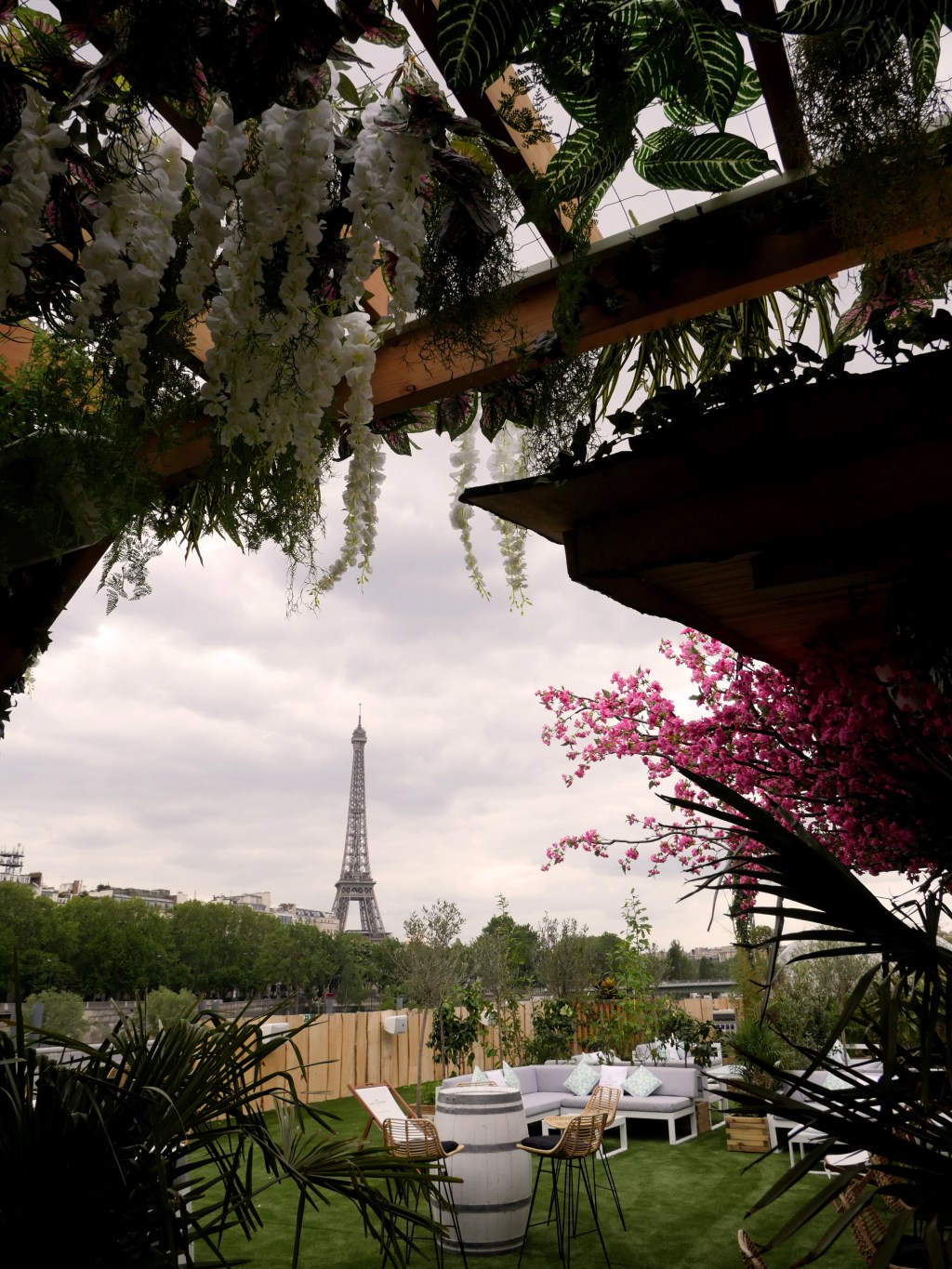 Ça vient d&rsquo;ouvrir : Mademoiselle Mouche, le rooftop en face de la Tour&nbsp;Eiffel