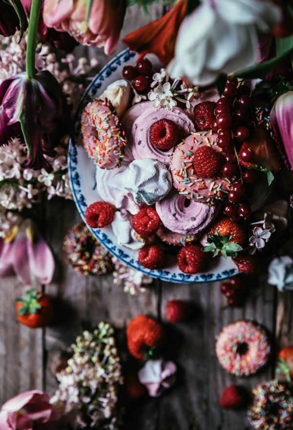 THE PINEAPPLE CHEF - Food recipes, food photography, food styling, food ideas, food photo, recipes for dinner, food photography workshop, food styling workshop, Hema, meringues, flowers, cookies