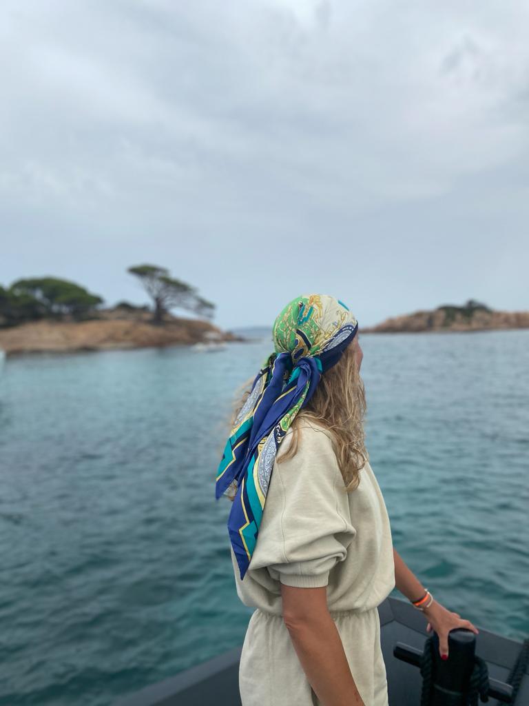 Wrap Me Up Design : des foulards stylés qui tiennent sur la tête pour les femmes atteintes du&nbsp;cancer